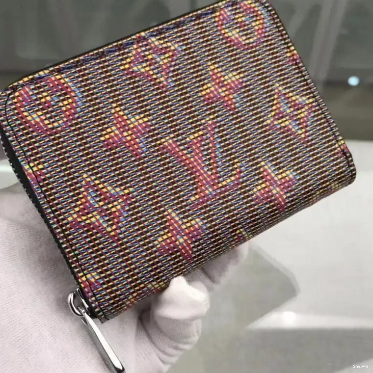LV 19B570090 Bags 0707